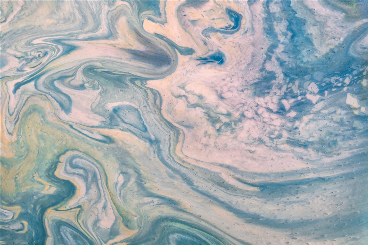 Fotobehang veelkleurige abstracte lijnen die vloeiende trajecten volgen