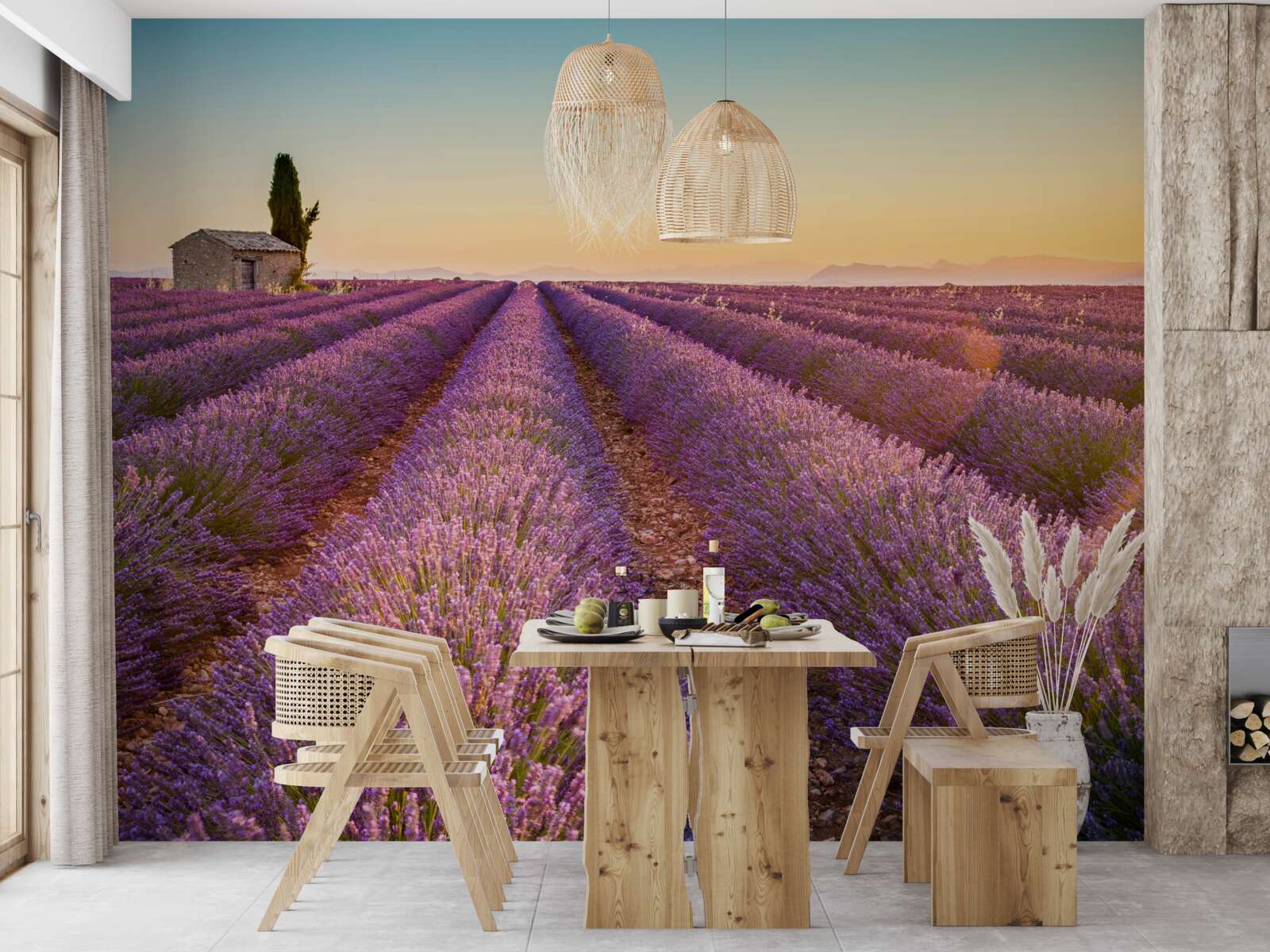 Fotobehang De dageraad is opgekomen boven een veld van lavendel