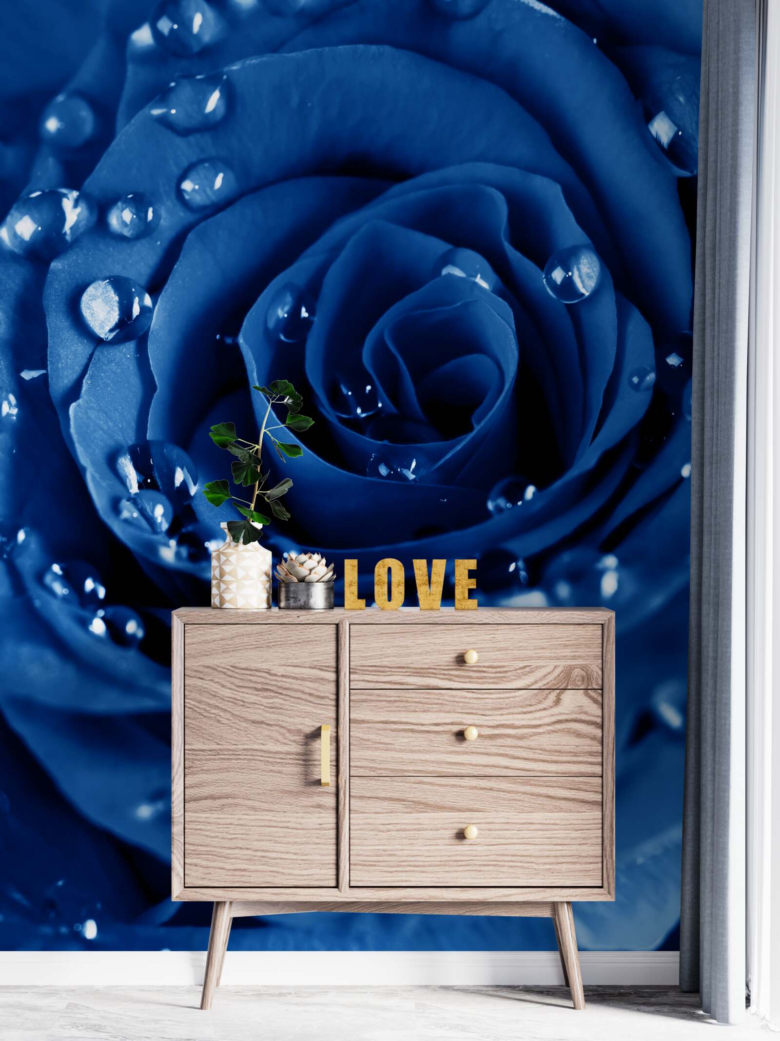 Fotobehang blauwe roos versierd met waterdruppels