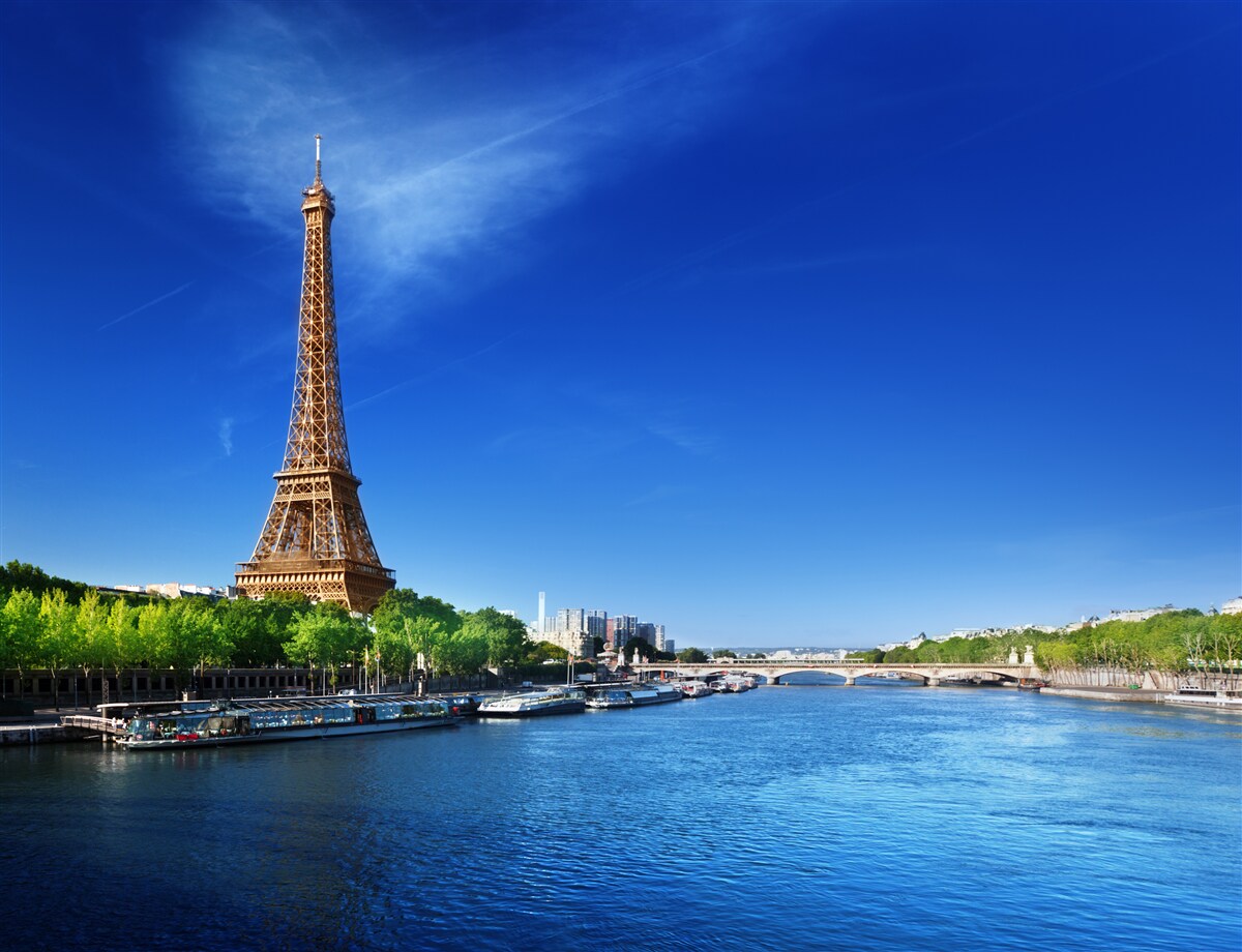 Fotobehang panorama van de eiffeltoren vanaf de overkant