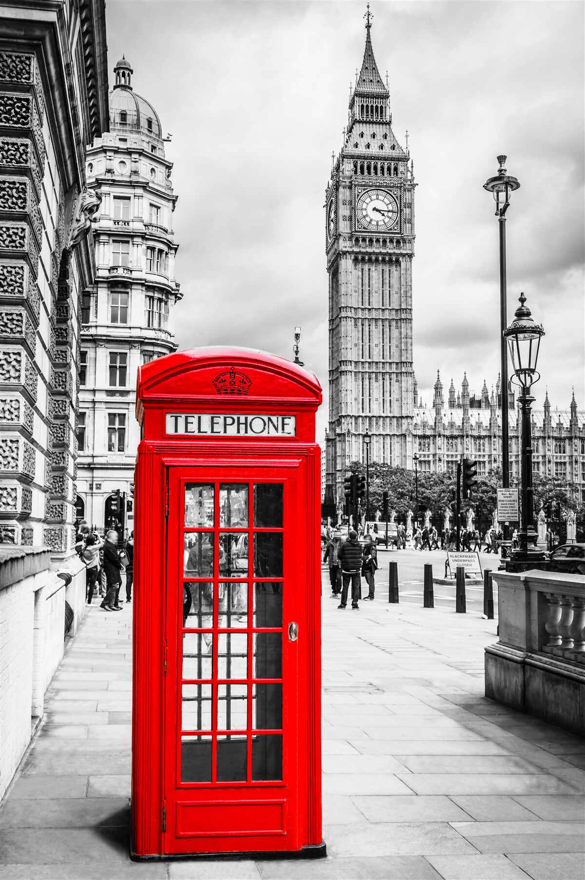 Fotobehang rode telefooncel voor big ben op de achtergrond