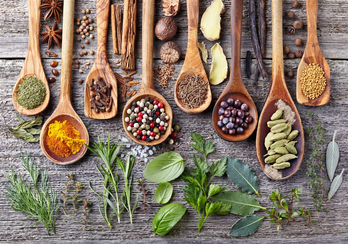 Fotobehang veelkleurige specerijen met een aroma