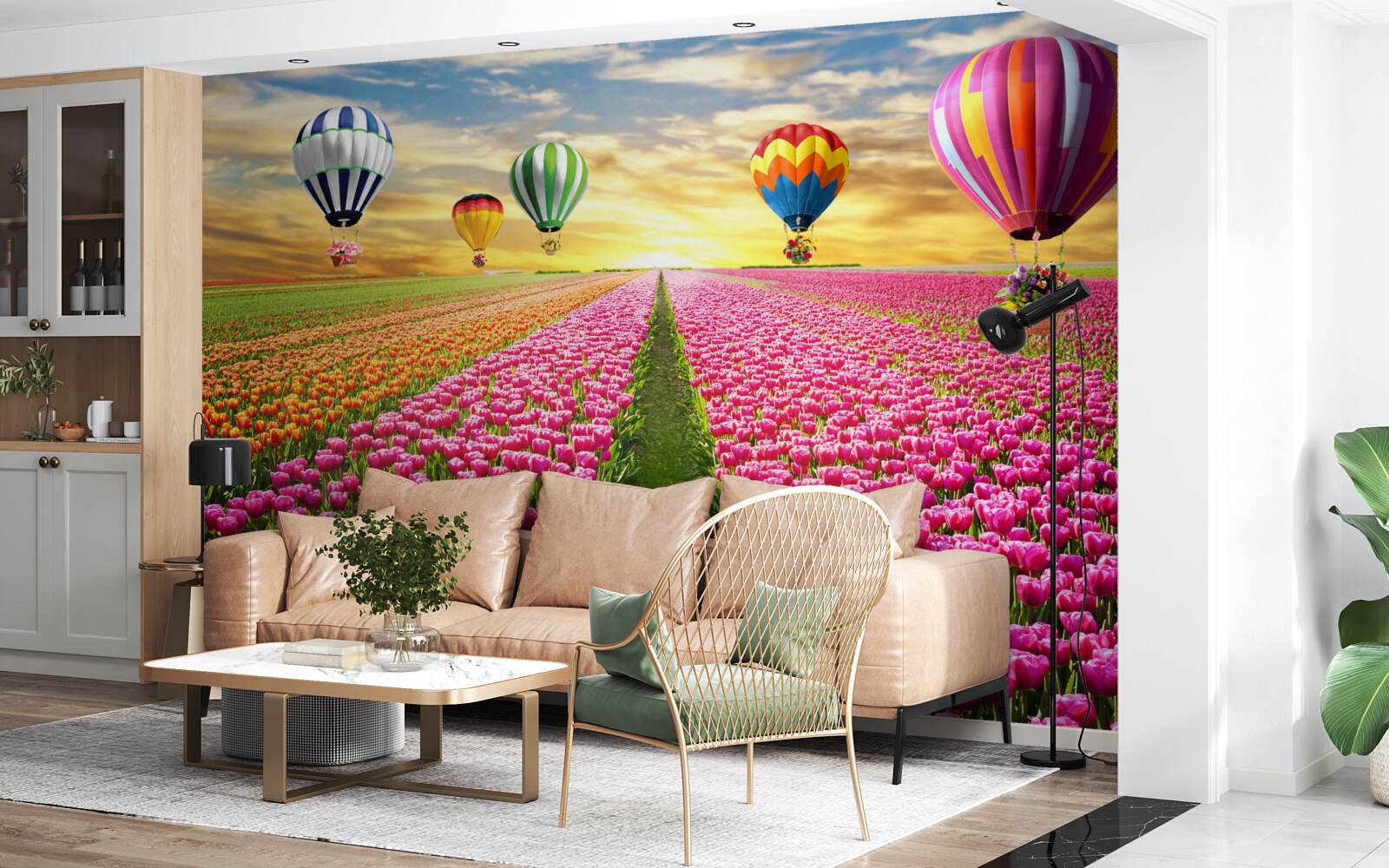 Fotobehang ballen die opstijgen boven een tulpenveld