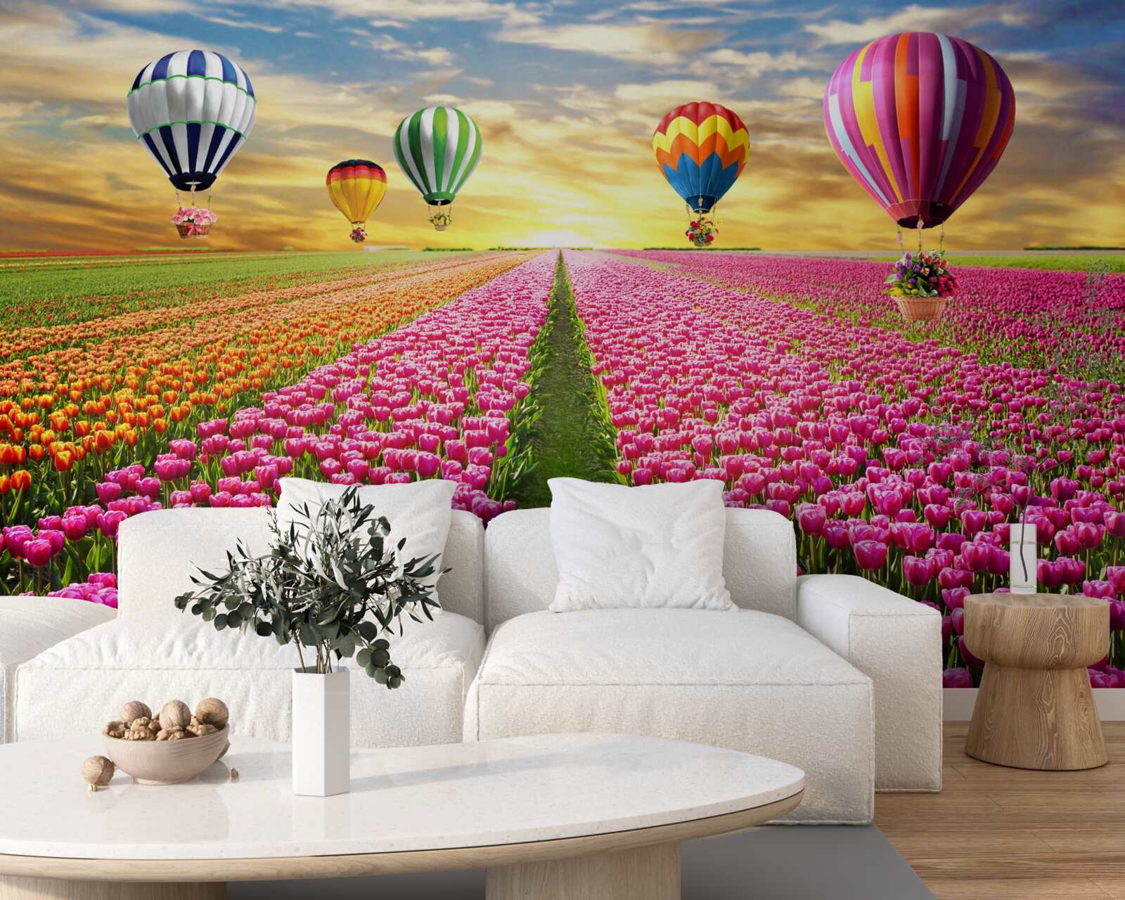 Fotobehang ballen die opstijgen boven een tulpenveld