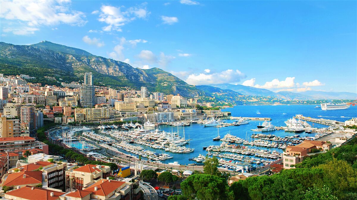 Fotobehang monaco is een baai waar veel jachten samenkomen