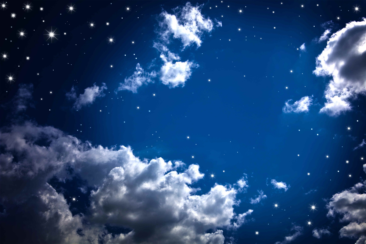 Fotobehang de nachtelijke hemel schittert helder met wolken en sterren