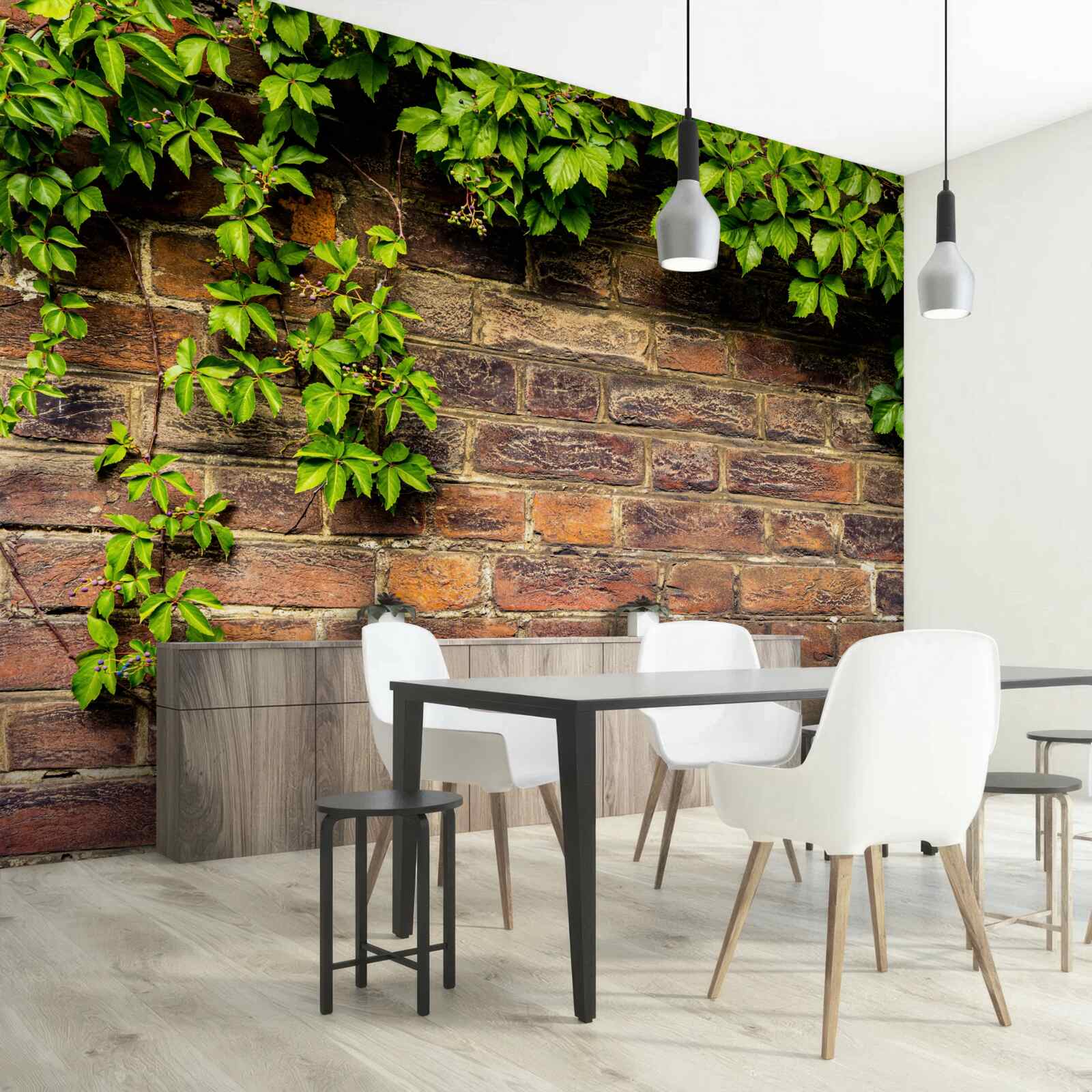 Fotobehang Bakstenen muur omwikkeld met groene planten