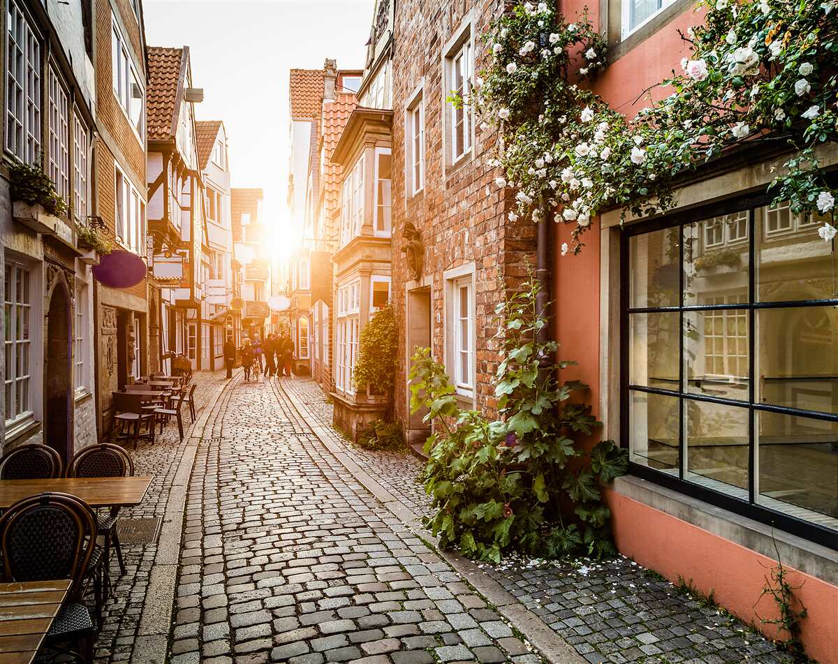 Fotobehang schilderachtige zonsopgang in een oude stad