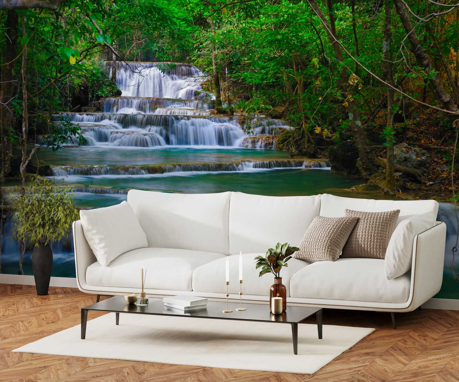 Fotobehang grote waterval met turquoise water dat naar beneden stort