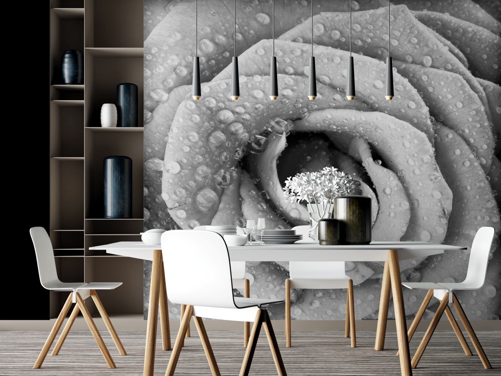 Fotobehang roos in zwart en wit met druppels